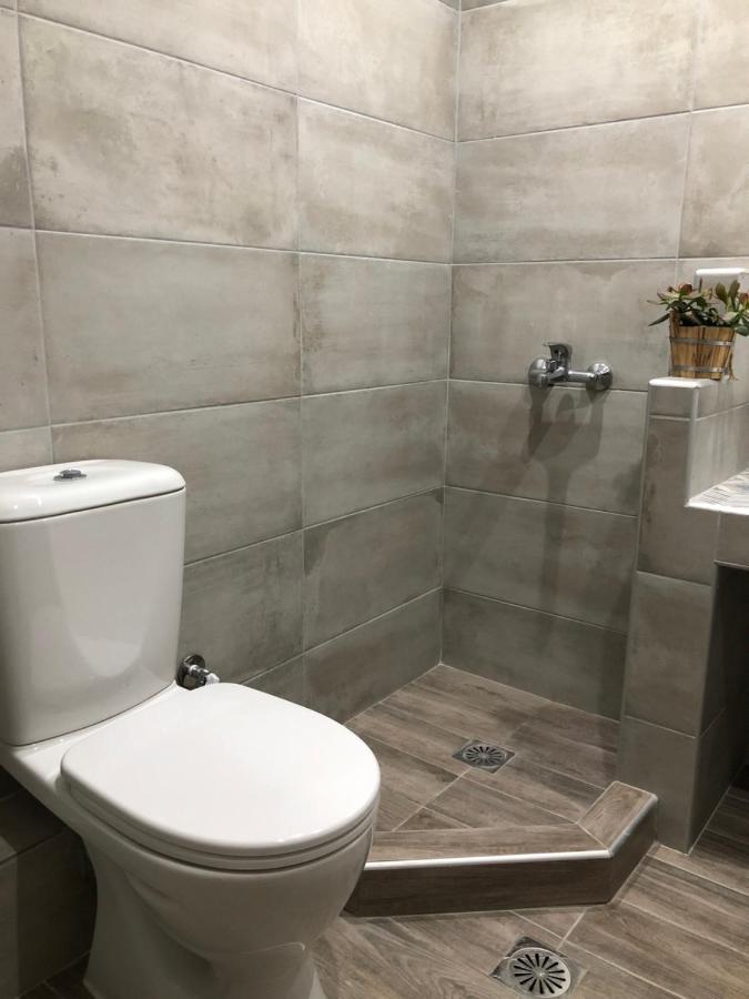 Thealos Inn Vrasná 외부 사진
