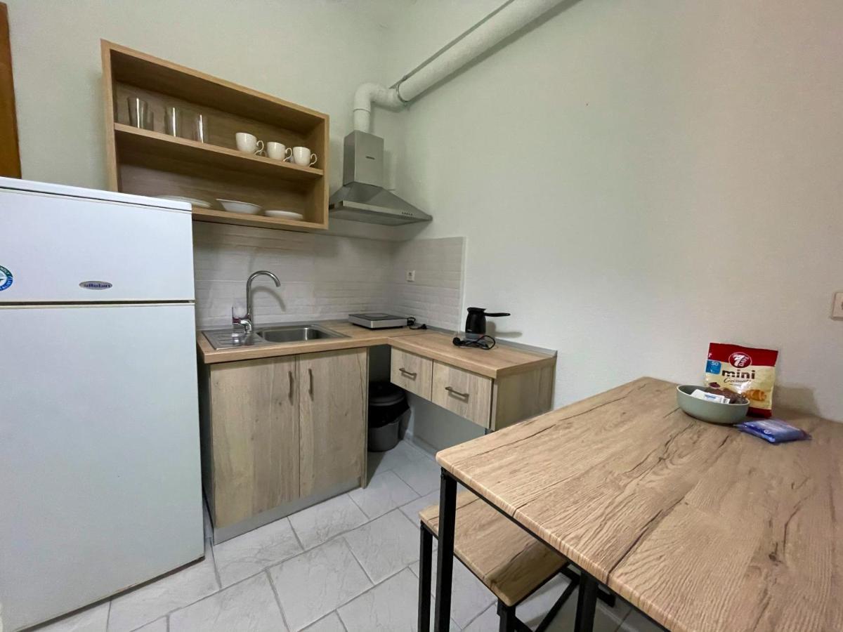 Thealos Inn Vrasná 외부 사진